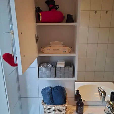 Bekkethun - Cozy Loft Retreat On Historic Grounds In Lägenhet Skånevik