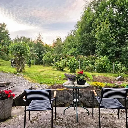 Lägenhet Bekkethun - Cozy Loft Retreat On Historic Grounds In